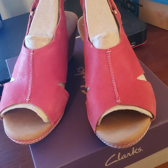 Shoes - Picture 4 of 5